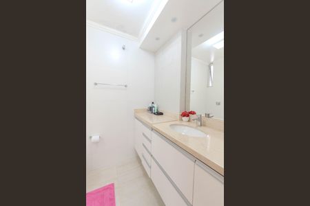 Apartamento para alugar com 93m², 2 quartos e 1 vaga Apartamento para alugar com 93m², 2 quartos e 1 vagaBanheiro da Suíte 1