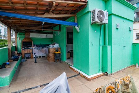 Apartamento para alugar com 160m², 2 quartos e 2 vagas Apartamento para alugar com 160m², 2 quartos e 2 vagasVaranda