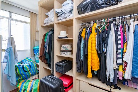 Apartamento para alugar com 160m², 2 quartos e 2 vagas Apartamento para alugar com 160m², 2 quartos e 2 vagasCloset - Quarto 3