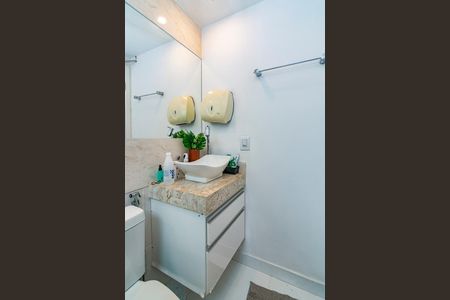 Apartamento para alugar com 160m², 2 quartos e 2 vagas Apartamento para alugar com 160m², 2 quartos e 2 vagasBanheiro da Suíte