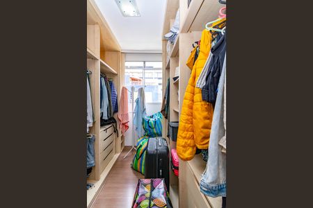 Apartamento para alugar com 160m², 2 quartos e 2 vagas Apartamento para alugar com 160m², 2 quartos e 2 vagasCloset - Quarto 3