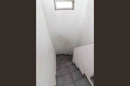 Casa para alugar com 200m², 4 quartos e 2 vagasEscada