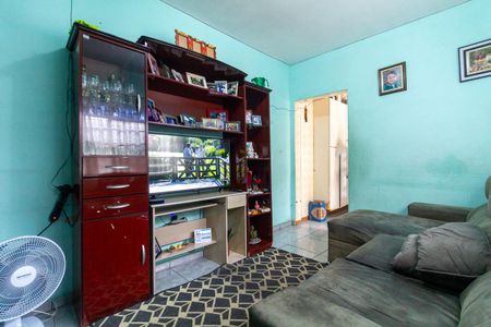 Casa à venda com 80m², 2 quartos e 2 vagas Casa à venda com 80m², 2 quartos e 2 vagasSala