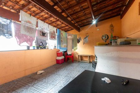 Casa à venda com 80m², 2 quartos e 2 vagas Casa à venda com 80m², 2 quartos e 2 vagasVaranda