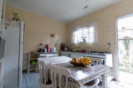 Casa à venda com 80m², 2 quartos e 2 vagas Casa à venda com 80m², 2 quartos e 2 vagasCozinha