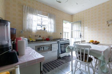 Casa à venda com 80m², 2 quartos e 2 vagas Casa à venda com 80m², 2 quartos e 2 vagasCozinha