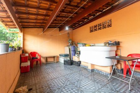 Casa à venda com 80m², 2 quartos e 2 vagas Casa à venda com 80m², 2 quartos e 2 vagasVaranda