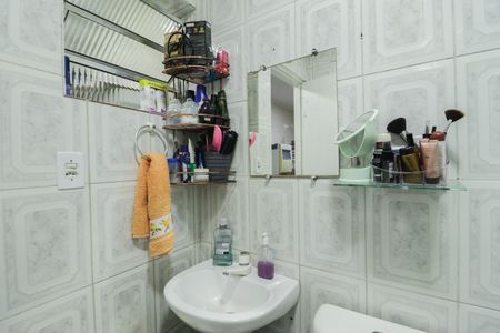 Casa à venda com 260m², 4 quartos e 5 vagas Casa à venda com 260m², 4 quartos e 5 vagasBanheiro 2