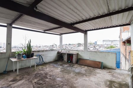 Casa à venda com 260m², 4 quartos e 5 vagas Casa à venda com 260m², 4 quartos e 5 vagasVaranda