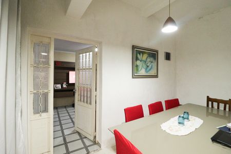 Casa à venda com 260m², 4 quartos e 5 vagas Casa à venda com 260m², 4 quartos e 5 vagasCasa 2