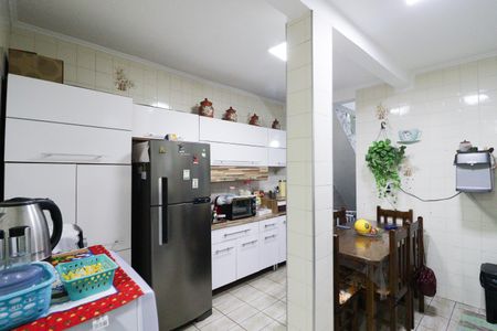 Casa à venda com 260m², 4 quartos e 5 vagas Casa à venda com 260m², 4 quartos e 5 vagasCozinha e Área de Serviço