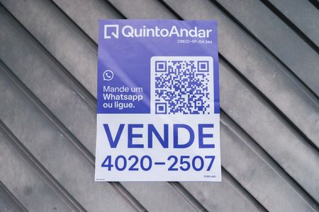 Casa à venda com 260m², 4 quartos e 5 vagas Casa à venda com 260m², 4 quartos e 5 vagasFachada