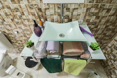 Casa à venda com 260m², 4 quartos e 5 vagas Casa à venda com 260m², 4 quartos e 5 vagasBanheiro