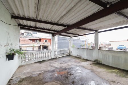 Casa à venda com 260m², 4 quartos e 5 vagas Casa à venda com 260m², 4 quartos e 5 vagasVaranda