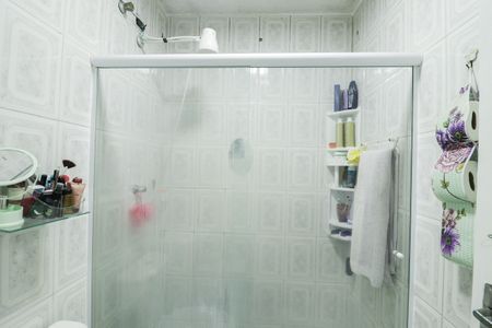 Casa à venda com 260m², 4 quartos e 5 vagas Casa à venda com 260m², 4 quartos e 5 vagasBanheiro 2