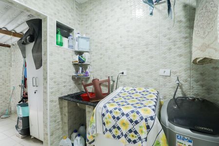 Casa à venda com 260m², 4 quartos e 5 vagas Casa à venda com 260m², 4 quartos e 5 vagasCozinha e Área de Serviço