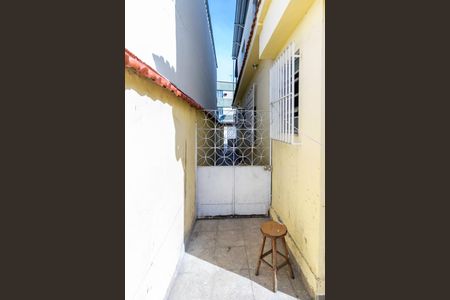 Casa à venda com 216m², 4 quartos e 3 vagasVaranda dos fundos - Acesso lateral