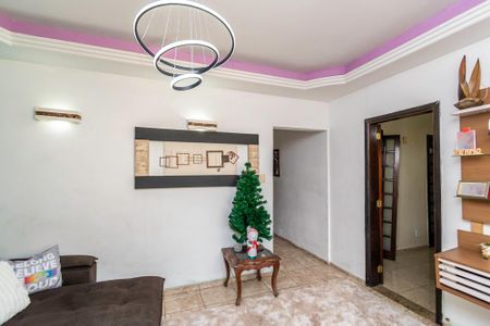 Casa à venda com 216m², 4 quartos e 3 vagasSala