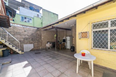 Casa à venda com 216m², 4 quartos e 3 vagasVaranda dos fundos