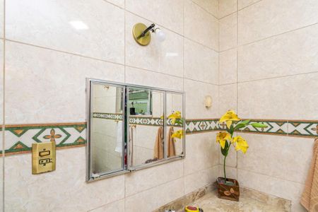 Casa à venda com 216m², 4 quartos e 3 vagasBanheiro Social