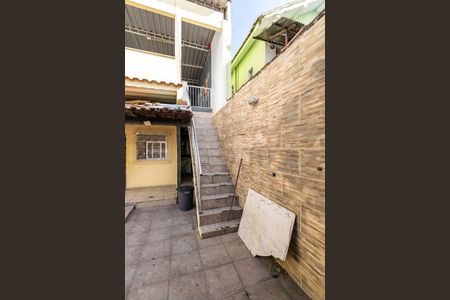 Casa à venda com 216m², 4 quartos e 3 vagasVaranda dos fundos - Acesso ao terraço
