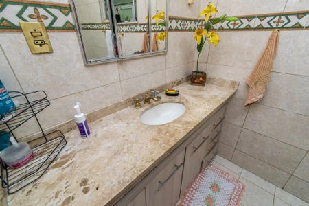 Casa à venda com 216m², 4 quartos e 3 vagasBanheiro Social