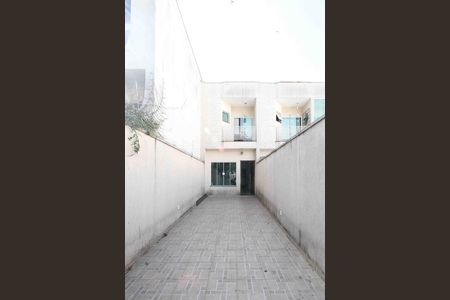 Casa à venda com 2 quartos, 90m² em Vila Carmem, São Paulo