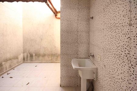 Casa à venda com 2 quartos, 90m² em Vila Carmem, São Paulo