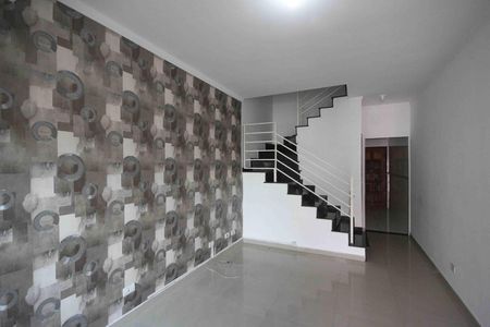 Casa à venda com 2 quartos, 90m² em Vila Carmem, São Paulo