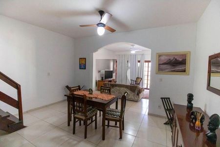 Casa à venda com 3 quartos, 200m² em Engenho do Mato, Niterói