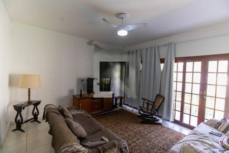 Casa à venda com 3 quartos, 200m² em Engenho do Mato, Niterói