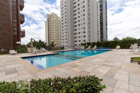 Apartamento à venda com 272m², 4 quartos e 5 vagasÁrea comum - Piscina