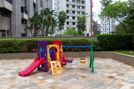 Apartamento à venda com 272m², 4 quartos e 5 vagasPlayground