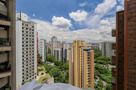 Apartamento à venda com 272m², 4 quartos e 5 vagasVista da Suíte 2