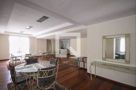 Apartamento à venda com 272m², 4 quartos e 5 vagasÁrea comum - Salão de festas