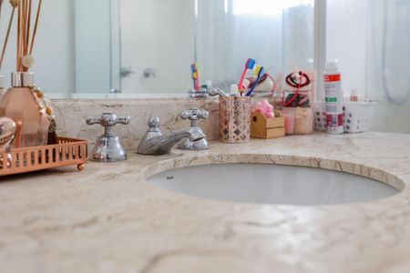 Apartamento à venda com 272m², 4 quartos e 5 vagasBanheiro da Suíte 3