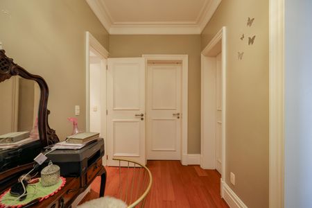 Apartamento à venda com 272m², 4 quartos e 5 vagasSuíte 1