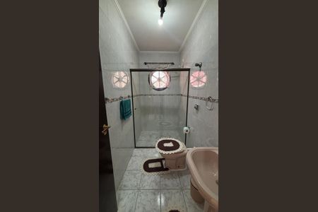 Casa à venda com 139m², 2 quartos e 8 vagasBanheiro da Suíte