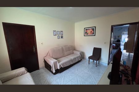 Casa à venda com 139m², 2 quartos e 8 vagasSala