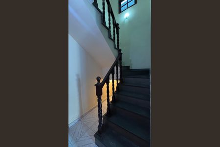 Casa à venda com 139m², 2 quartos e 8 vagasEscada