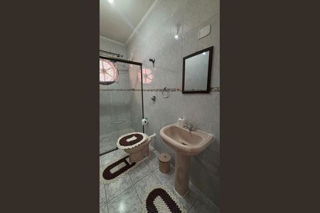 Casa à venda com 139m², 2 quartos e 8 vagasBanheiro da Suíte