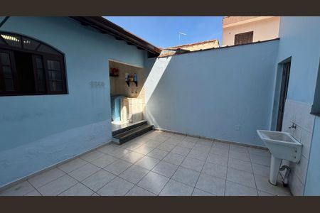 Casa à venda com 139m², 2 quartos e 8 vagasQuintal - Area de Serviço