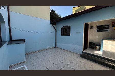 Casa à venda com 139m², 2 quartos e 8 vagasQuintal