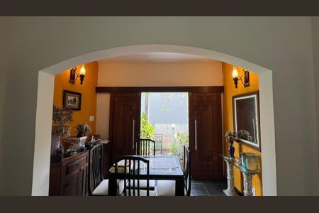 Casa à venda com 3 quartos, 104m² em Santa Barbara, Niterói