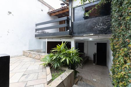 Casa à venda com 150m², 4 quartos e 1 vaga Casa à venda com 150m², 4 quartos e 1 vagaCasa 1