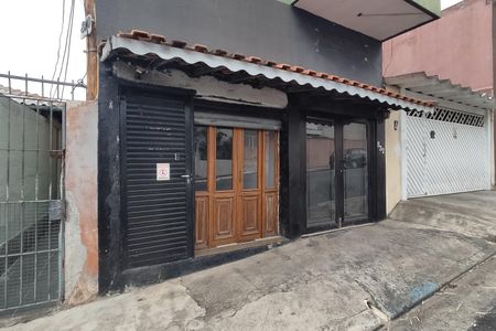Casa à venda com 150m², 4 quartos e 1 vaga Casa à venda com 150m², 4 quartos e 1 vagaFachada