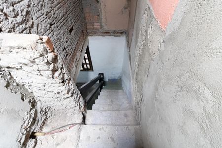 Casa à venda com 150m², 4 quartos e 1 vaga Casa à venda com 150m², 4 quartos e 1 vagaEscada da Casa 1