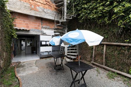 Casa à venda com 150m², 4 quartos e 1 vaga Casa à venda com 150m², 4 quartos e 1 vagaQuintal da Casa 1