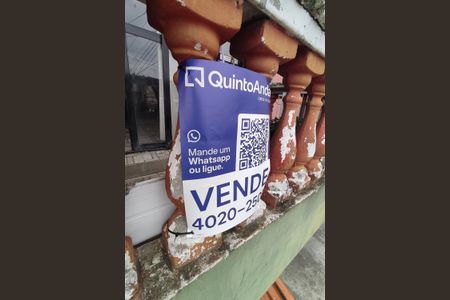 Casa à venda com 150m², 4 quartos e 1 vaga Casa à venda com 150m², 4 quartos e 1 vagaFachada