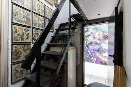 Casa à venda com 150m², 4 quartos e 1 vaga Casa à venda com 150m², 4 quartos e 1 vagaEscada da Casa 2